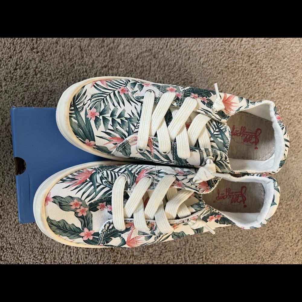 Brand New Jellypops size 10, tropical design